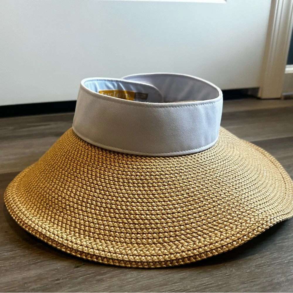 Eric Javits Squishee Halo Sun Visor- peanut/white - Picture 3 of 16